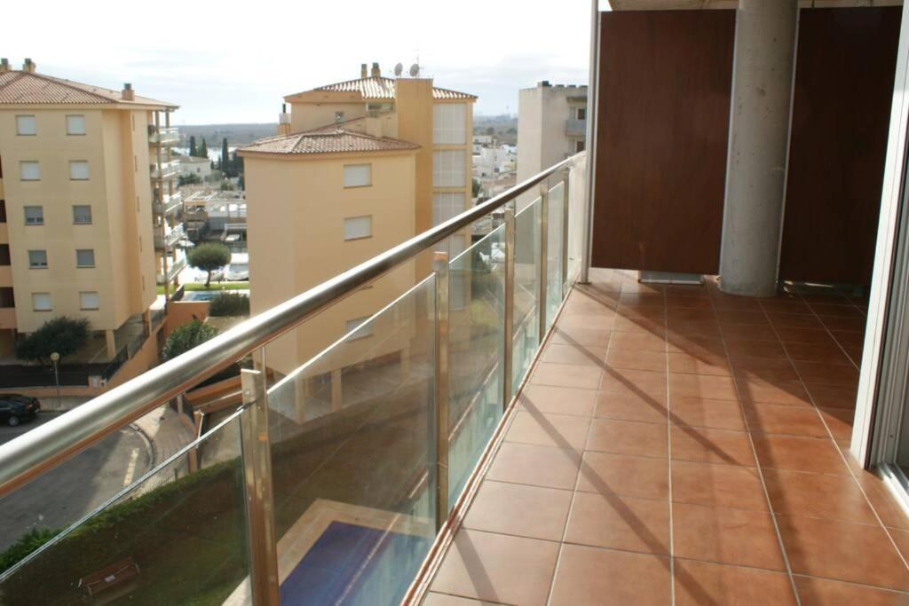 Ferienwohnung Apartamento En Roses Con Parking Y Piscina Exterior foto